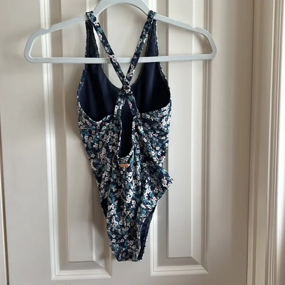 🌻3 for $21.  Girls 14 Roxy bathing suit. - Picture 2 of 3